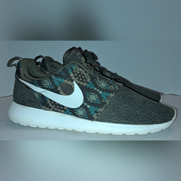 Nike Roshe One Iguana Sail Loden Bamboo Aztec 2015 RARE Size 10 655206-213 - Picture 2 of 10